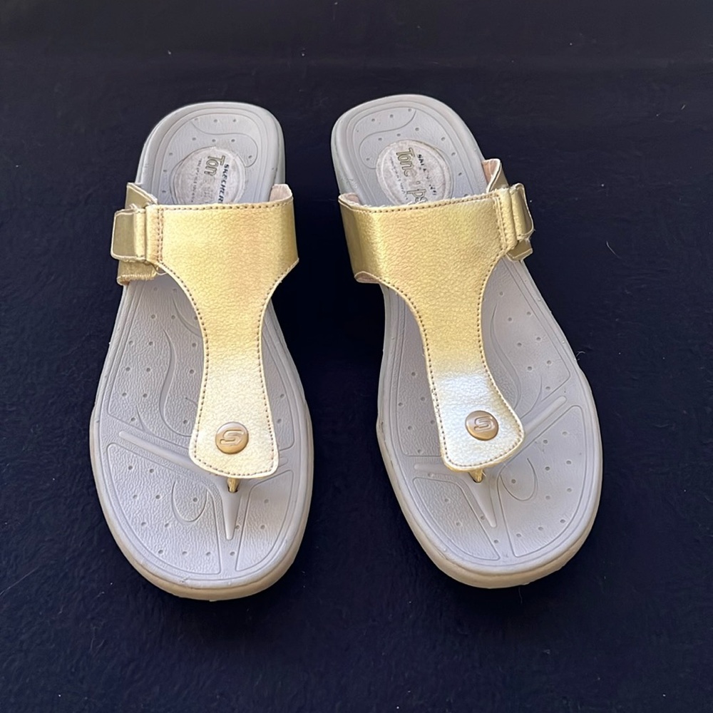 Skechers Tone Ups Gold Leather Thong Flip Flop Slip-On Sandals Size 7